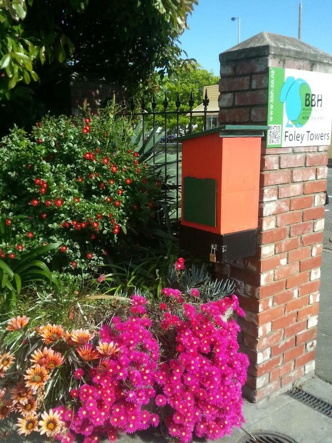 Foley Towers Bbh Albergue Christchurch Exterior foto